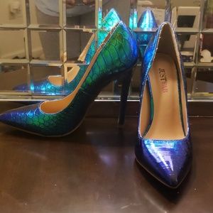 Multi color faux snakeskin pumps